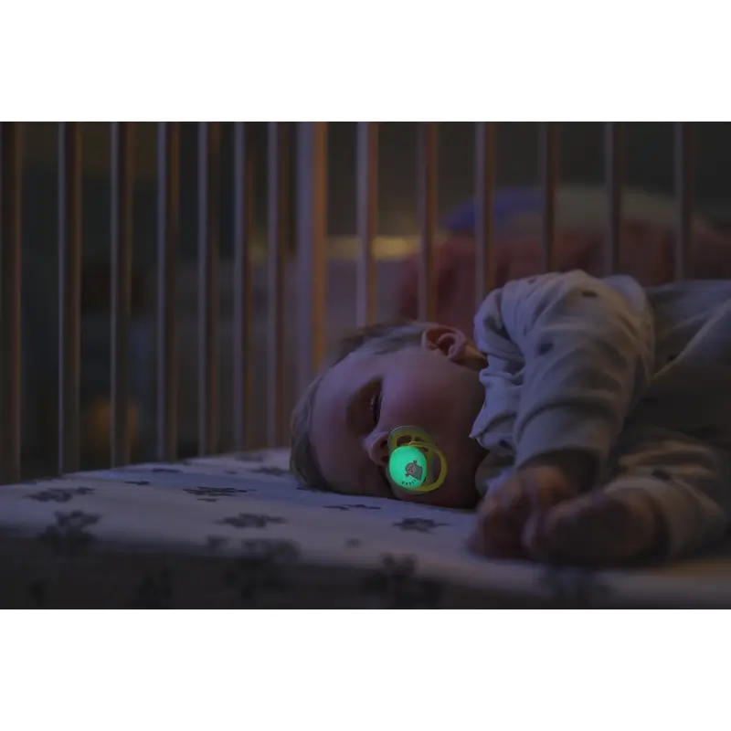 Philips Avent 2 dummies ultra air night-time +18m baby boy - Image 4